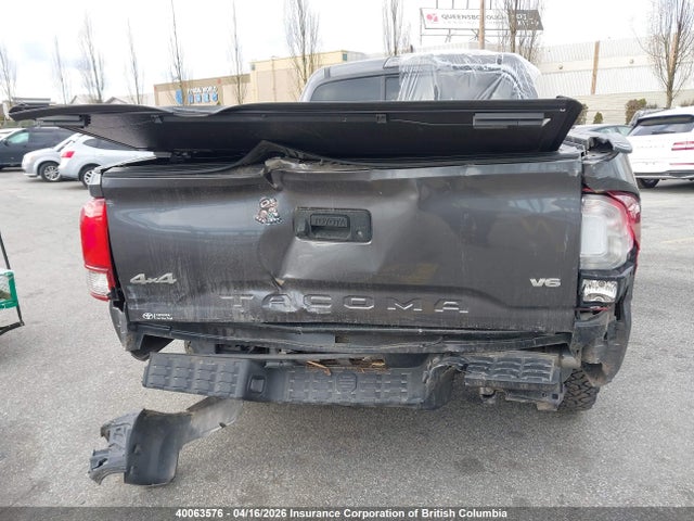 5TFDZ5BN3JX038117 Toyota Tacoma Sr5