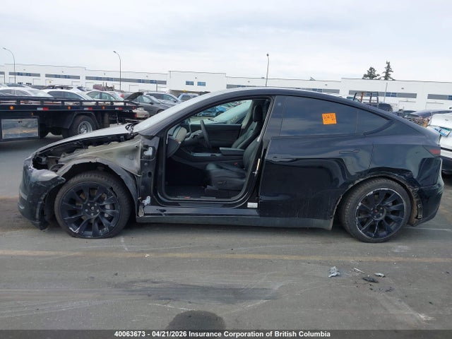 Продажа на аукционе авто 2022 Tesla Model Y Long Range, vin: 7SAYGAEE3NF466476, номер лота: 40063673