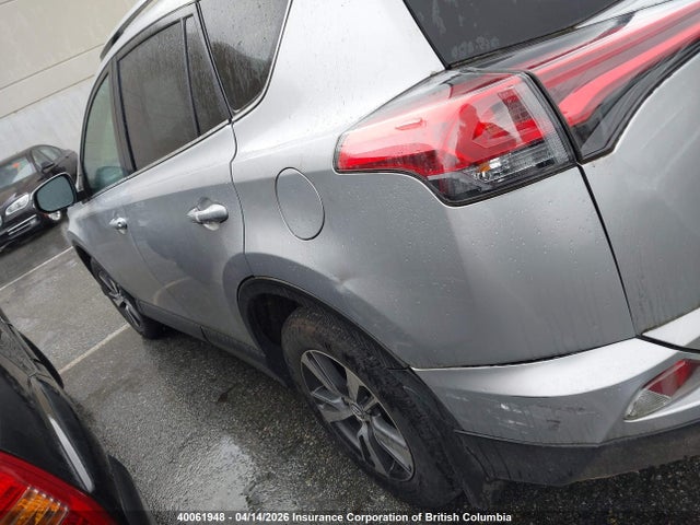 2018 Toyota Rav4 Adventure/xle მანქანა იყიდება აუქციონზე, vin: 2T3RFREV2JW713400, აუქციონის ნომერი: 40061948