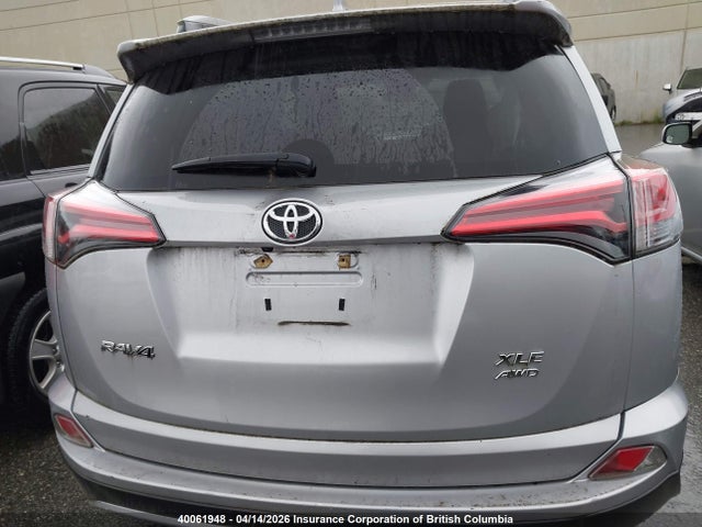 2018 Toyota Rav4 Adventure/xle მანქანა იყიდება აუქციონზე, vin: 2T3RFREV2JW713400, აუქციონის ნომერი: 40061948