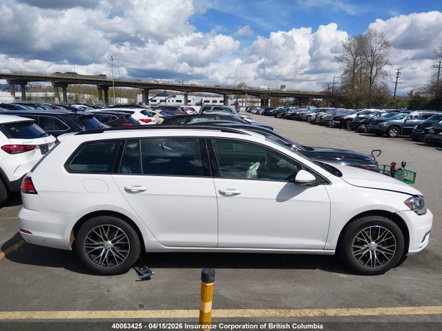 3VW117AU6JM764863 Volkswagen Golf Sportwagen S