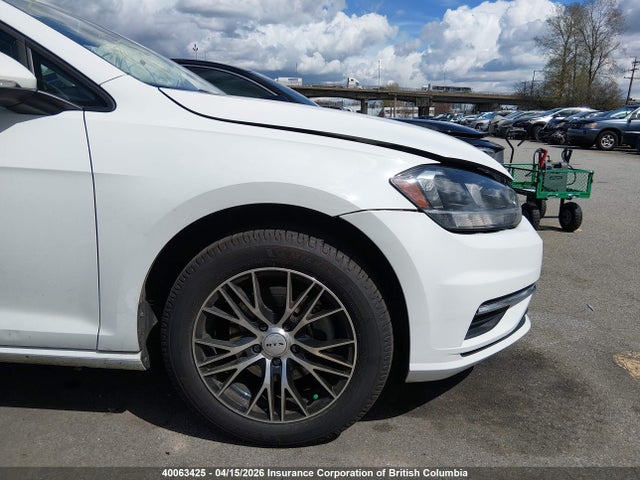 3VW117AU6JM764863 Volkswagen Golf Sportwagen S