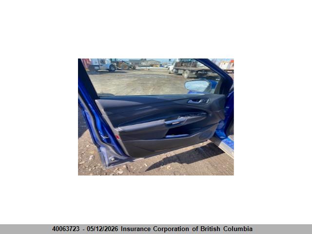 1FMCU9J94JUD10595 Ford Escape Titanium