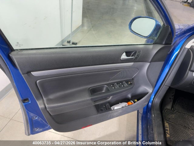 40063735 :رقم المزاد ، 3VWRM71KX8M034022 vin ، 2008 Volkswagen Jetta مزاد بيع