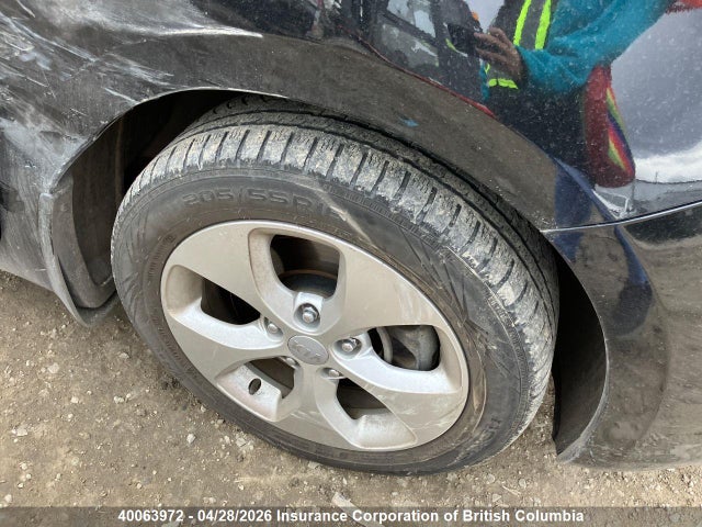 KNAHT8A39F7078873 KIA Rondo