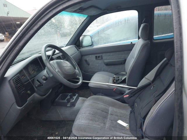 2000 Toyota Tacoma Xtracab მანქანა იყიდება აუქციონზე, vin: 4TAVL52N3YZ591110, აუქციონის ნომერი: 40061525