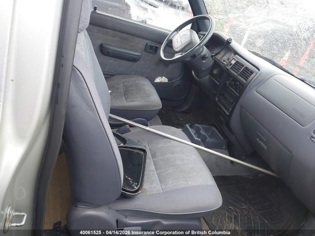 2000 Toyota Tacoma Xtracab მანქანა იყიდება აუქციონზე, vin: 4TAVL52N3YZ591110, აუქციონის ნომერი: 40061525