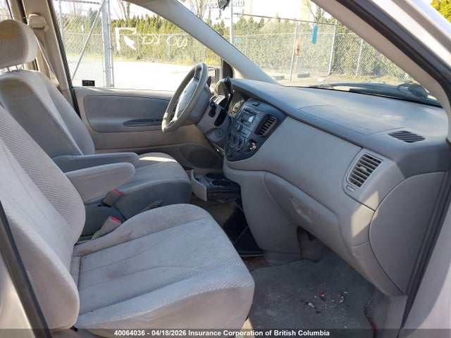 40064036 :رقم المزاد ، JM3LW28G410214054 vin ، 2001 Mazda Mpv Wagon مزاد بيع