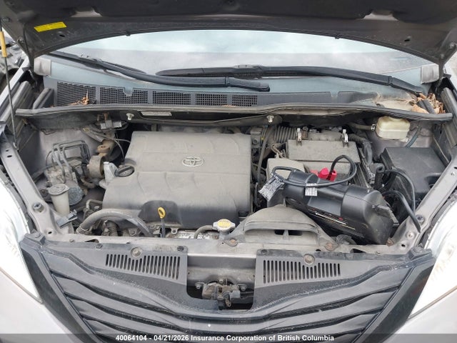 2015 Toyota Sienna 7 Passenger მანქანა იყიდება აუქციონზე, vin: 5TDZK3DC9FS534353, აუქციონის ნომერი: 40064104