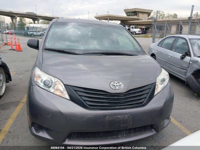2015 Toyota Sienna 7 Passenger მანქანა იყიდება აუქციონზე, vin: 5TDZK3DC9FS534353, აუქციონის ნომერი: 40064104
