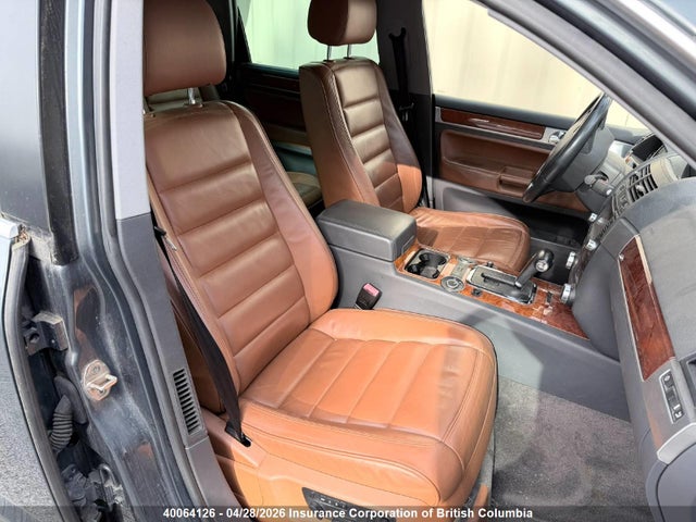 40064126 :رقم المزاد ، WVGMM77L75D068452 vin ، 2005 Volkswagen Touareg V8 مزاد بيع