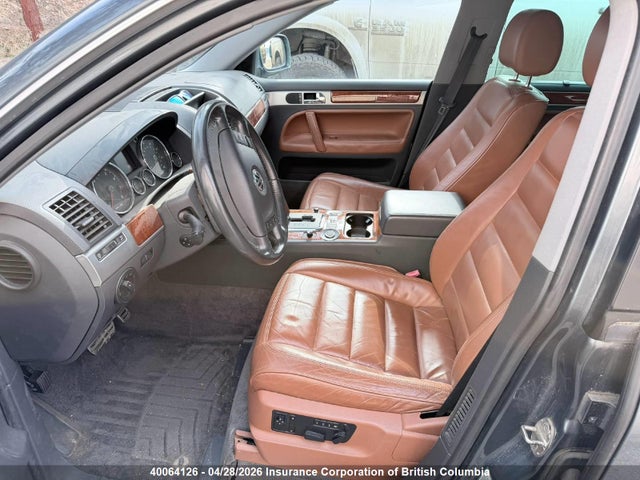 40064126 :رقم المزاد ، WVGMM77L75D068452 vin ، 2005 Volkswagen Touareg V8 مزاد بيع