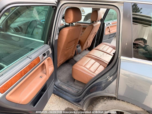 40064126 :رقم المزاد ، WVGMM77L75D068452 vin ، 2005 Volkswagen Touareg V8 مزاد بيع