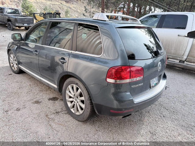 40064126 :رقم المزاد ، WVGMM77L75D068452 vin ، 2005 Volkswagen Touareg V8 مزاد بيع