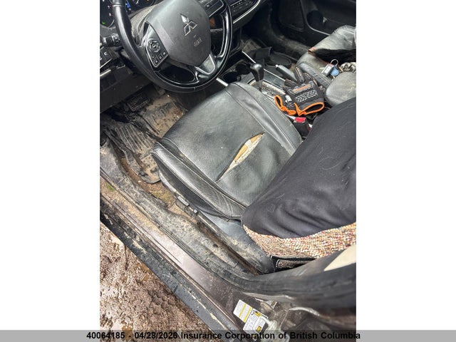 JA4AZ2A3XJZ606623 Mitsubishi Outlander Es