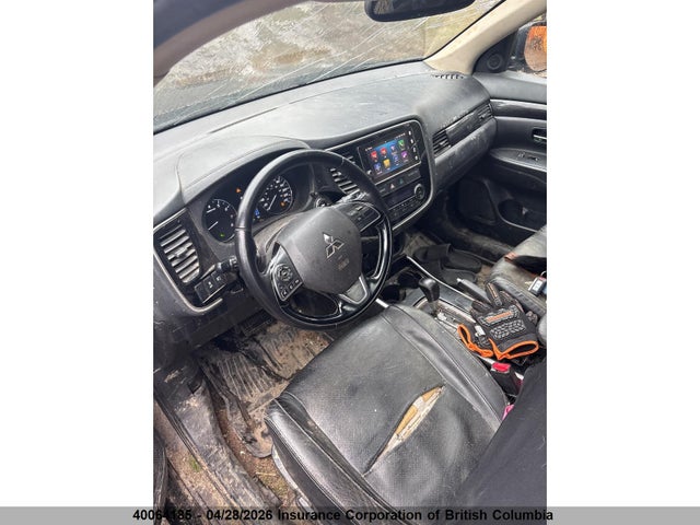 JA4AZ2A3XJZ606623 Mitsubishi Outlander Es
