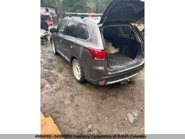 JA4AZ2A3XJZ606623 Mitsubishi Outlander Es
