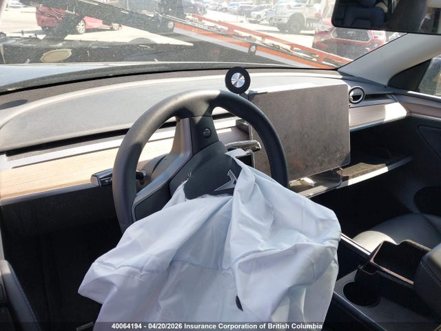 2024 Tesla Model Y მანქანა იყიდება აუქციონზე, vin: 7SAYGAEE8RF061655, აუქციონის ნომერი: 40064194
