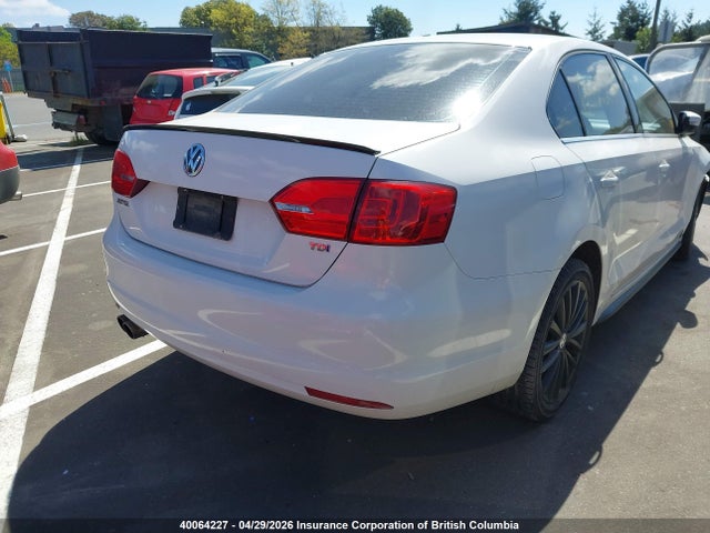 3VWDL7AJ2EM357805 Volkswagen Jetta