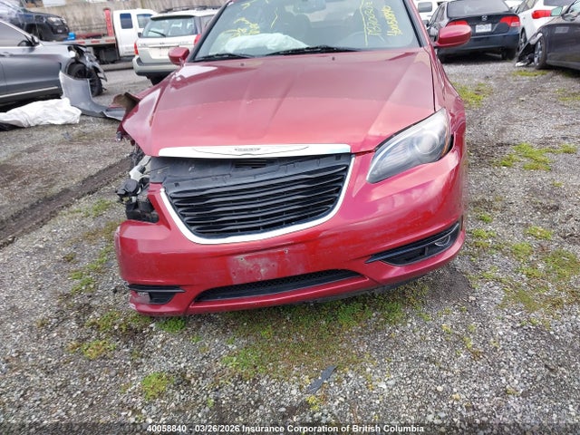 40058840 :رقم المزاد ، 1C3BC8FG0BN584395 vin ، 2011 Chrysler 200 S مزاد بيع