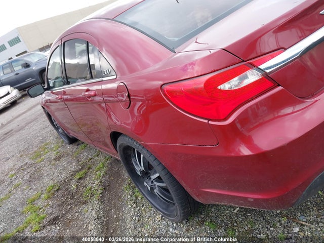 40058840 :رقم المزاد ، 1C3BC8FG0BN584395 vin ، 2011 Chrysler 200 S مزاد بيع