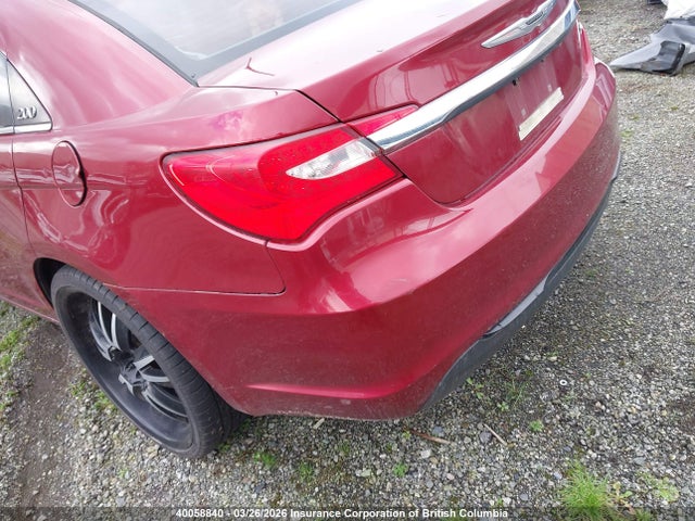 40058840 :رقم المزاد ، 1C3BC8FG0BN584395 vin ، 2011 Chrysler 200 S مزاد بيع