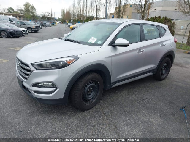 KM8J23A46HU484726 Hyundai TUCSON SE