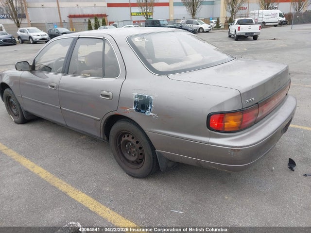 1992 Toyota Camry მანქანა იყიდება აუქციონზე, vin: JT2SK12F4N0079280, აუქციონის ნომერი: 40064541