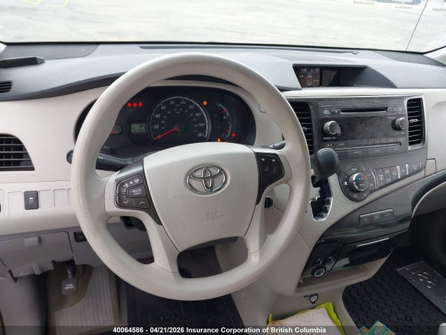 2014 Toyota Sienna Le 8 Passenger მანქანა იყიდება აუქციონზე, vin: 5TDKK3DC1ES432478, აუქციონის ნომერი: 40064586