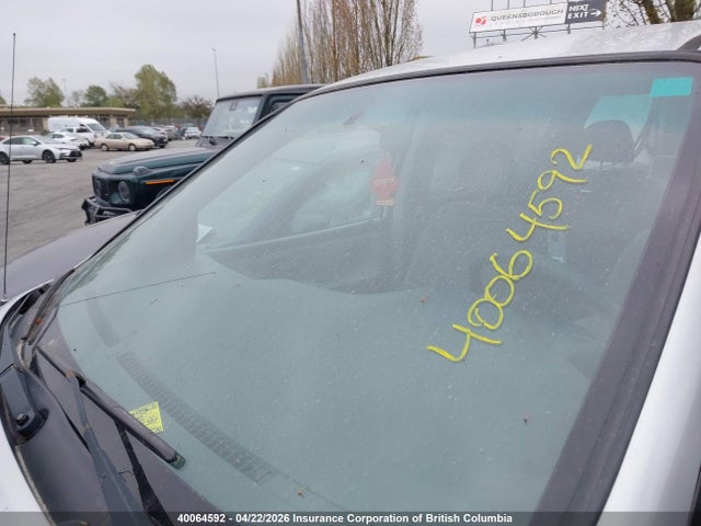 40064592 :رقم المزاد ، 2HKRL18541H011110 vin ، 2001 Honda Odyssey Lx مزاد بيع