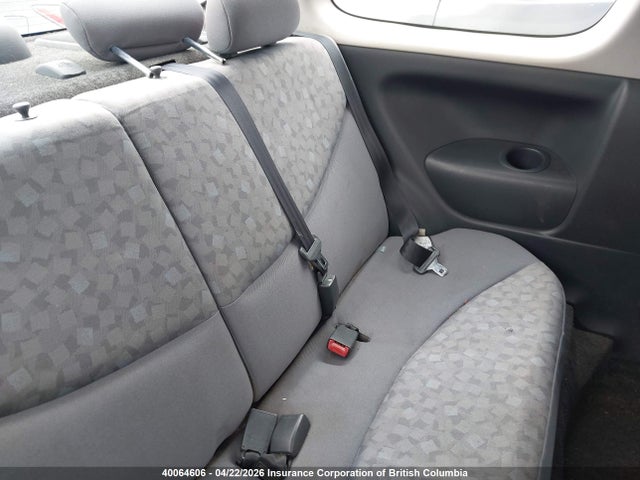 2001 Toyota Echo მანქანა იყიდება აუქციონზე, vin: JTDAT123210114673, აუქციონის ნომერი: 40064606