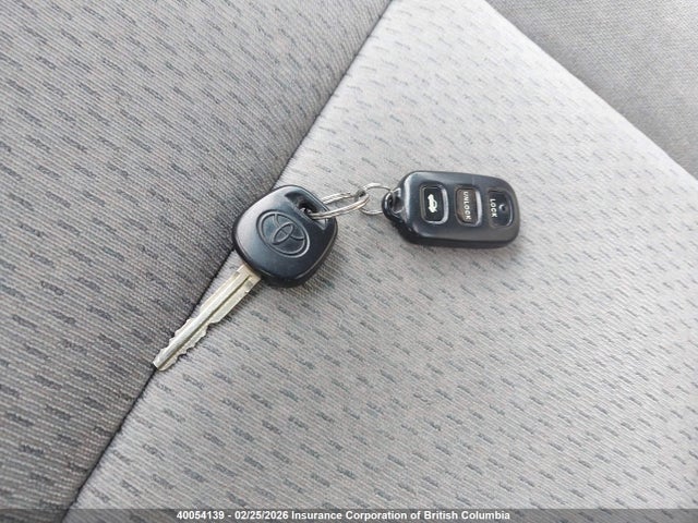 2004 Toyota Camry Le/xle/se მანქანა იყიდება აუქციონზე, vin: 4T1BF32KX4U582366, აუქციონის ნომერი: 40054139