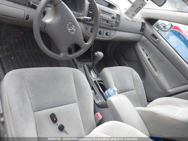2004 Toyota Camry Le/xle/se მანქანა იყიდება აუქციონზე, vin: 4T1BF32KX4U582366, აუქციონის ნომერი: 40054139