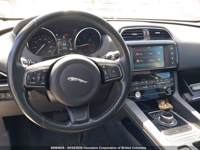 SADCJ2FN4JA253573 Jaguar F-pace Premium