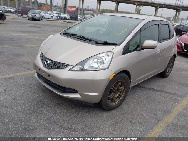 40064641 :رقم المزاد ، GE81303275 vin ، 2010 Honda Fit مزاد بيع