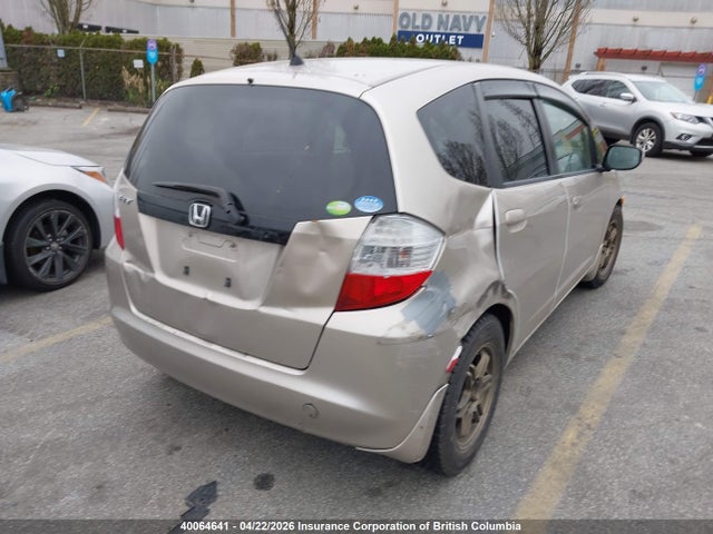 40064641 :رقم المزاد ، GE81303275 vin ، 2010 Honda Fit مزاد بيع