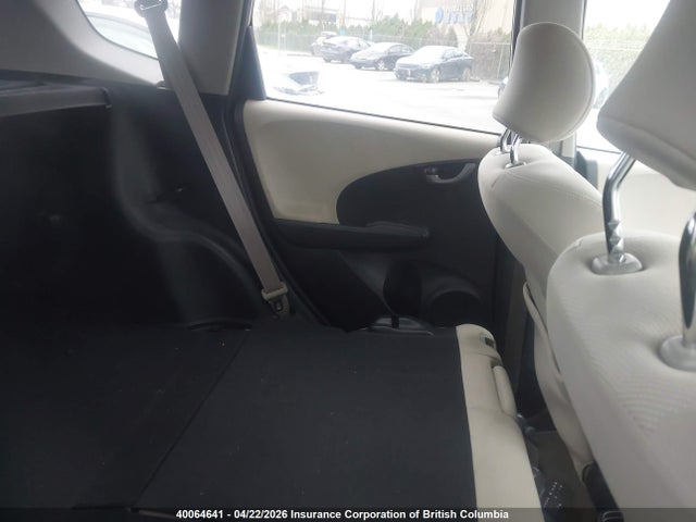 40064641 :رقم المزاد ، GE81303275 vin ، 2010 Honda Fit مزاد بيع