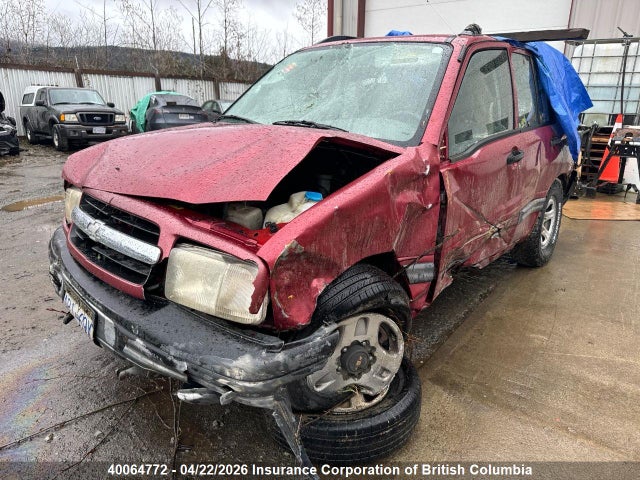 40064772 :رقم المزاد ، 2CNBJ13C9Y6956173 vin ، 2000 Chevrolet Tracker مزاد بيع