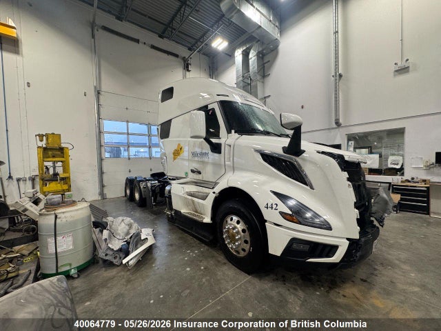 40064779 :رقم المزاد ، 4V4BC9EH5SN696867 vin ، 2025 Volvo New Vnl مزاد بيع