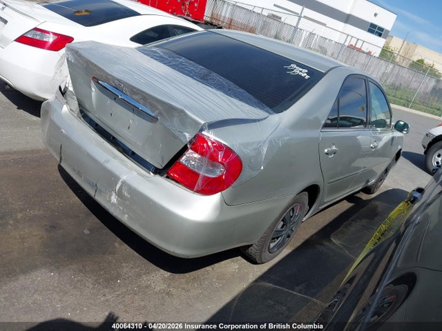40064310 :رقم المزاد ، JTDBE32K020085550 vin ، 2002 Toyota Camry Le/xle مزاد بيع