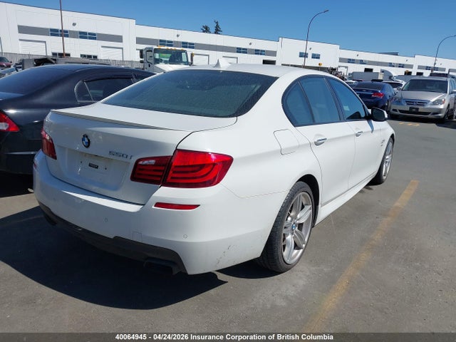 40064945 :رقم المزاد ، WBAFU9C5XBC786298 vin ، 2011 Bmw 550i مزاد بيع