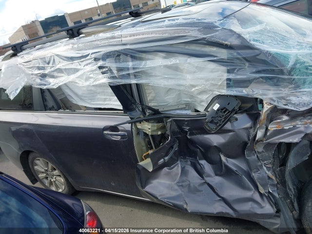 40063221 :رقم المزاد ، 5TDDK3DC5BS012629 vin ، 2011 Toyota Sienna Xle/limited مزاد بيع