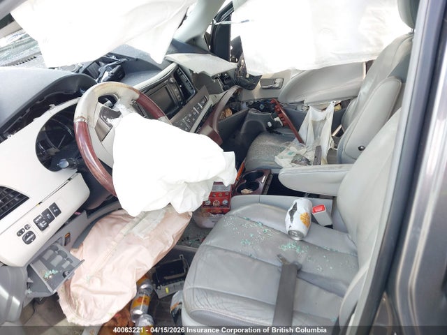 40063221 :رقم المزاد ، 5TDDK3DC5BS012629 vin ، 2011 Toyota Sienna Xle/limited مزاد بيع