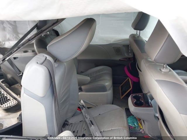 40063221 :رقم المزاد ، 5TDDK3DC5BS012629 vin ، 2011 Toyota Sienna Xle/limited مزاد بيع