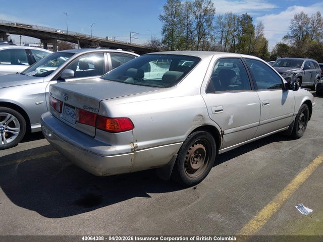 2001 Toyota Camry Ce/le/xle მანქანა იყიდება აუქციონზე, vin: JT2BG22KX10547897, აუქციონის ნომერი: 40064388