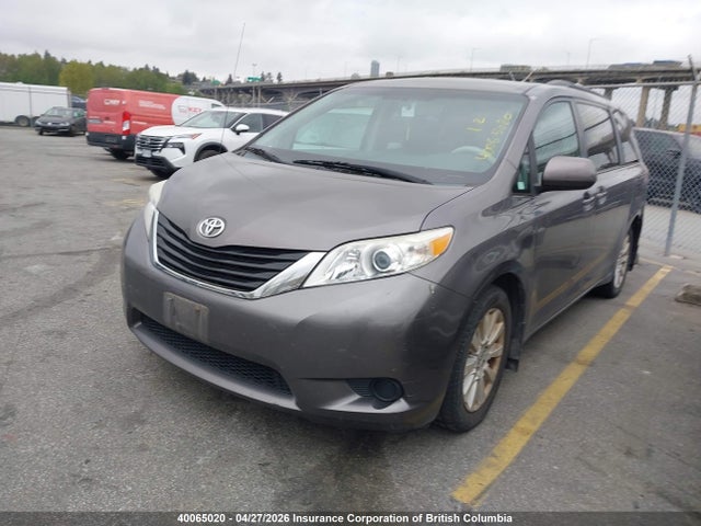 2013 Toyota Sienna Le მანქანა იყიდება აუქციონზე, vin: 5TDJK3DC3DS062063, აუქციონის ნომერი: 40065020