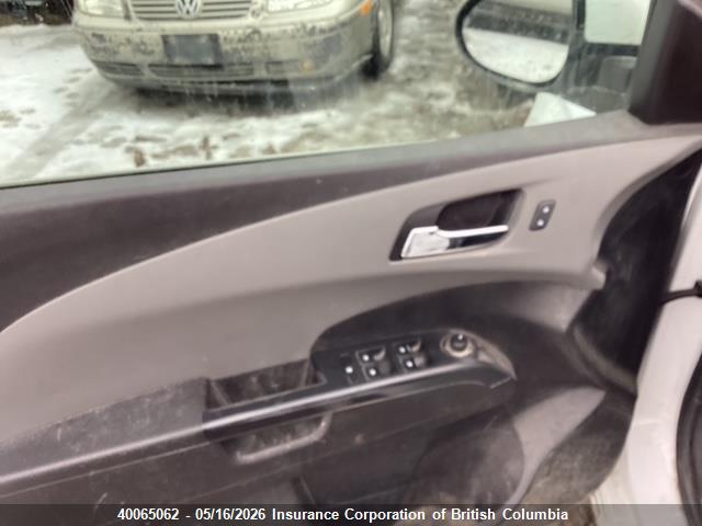 1G1JC6SH8F4188309 Chevrolet Sonic