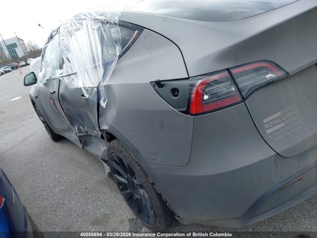 7SAYGAEE6NF403193 Tesla Model Y