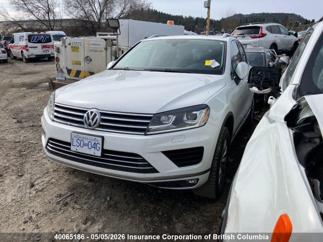 2017 Volkswagen Touareg Sport მანქანა იყიდება აუქციონზე, vin: WVGEF7BP3HD004390, აუქციონის ნომერი: 40065186
