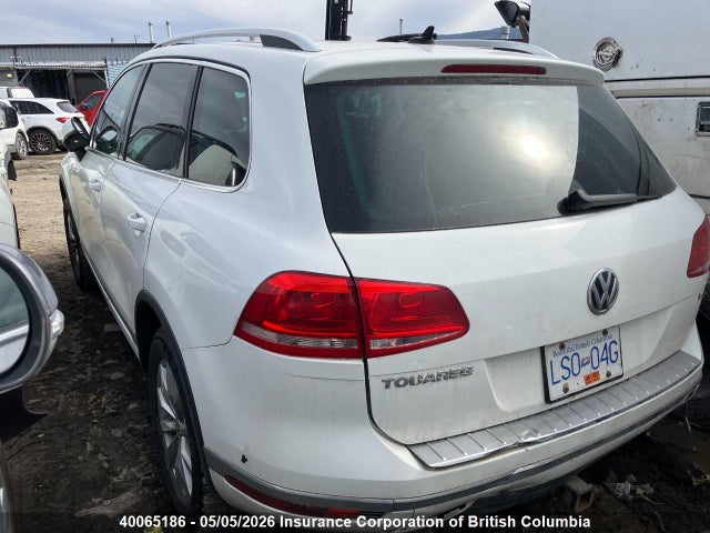 2017 Volkswagen Touareg Sport მანქანა იყიდება აუქციონზე, vin: WVGEF7BP3HD004390, აუქციონის ნომერი: 40065186